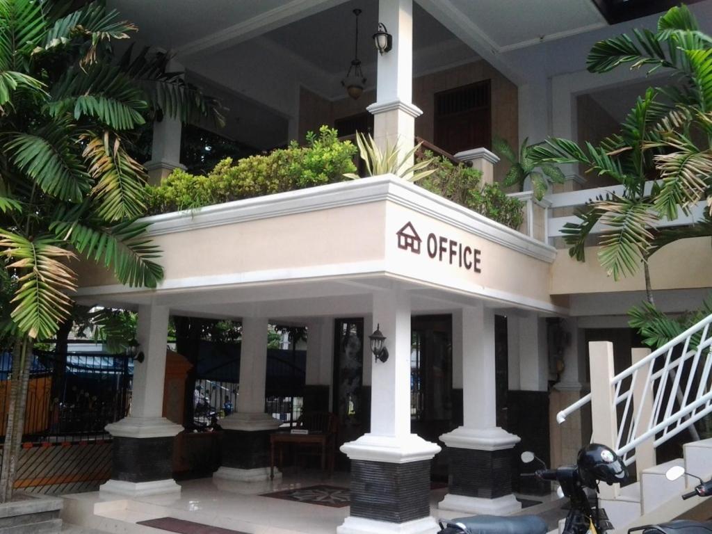 Hotel Wisma Djaja Syariah Bojonegoro Luaran gambar