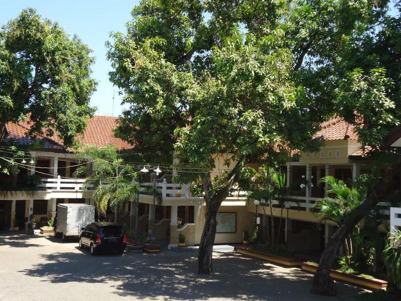 Hotel Wisma Djaja Syariah Bojonegoro Luaran gambar