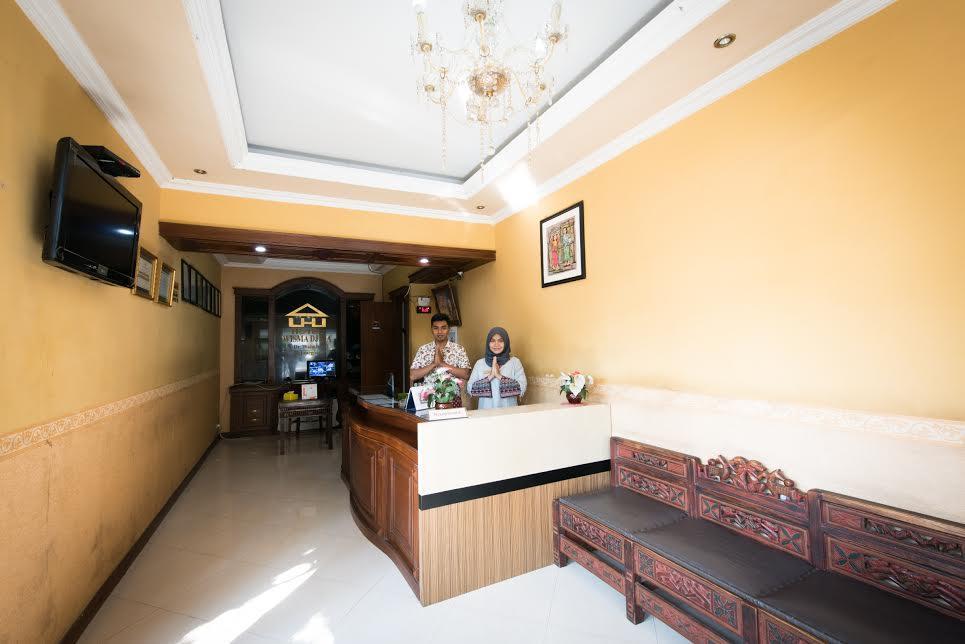 Hotel Wisma Djaja Syariah Bojonegoro Luaran gambar