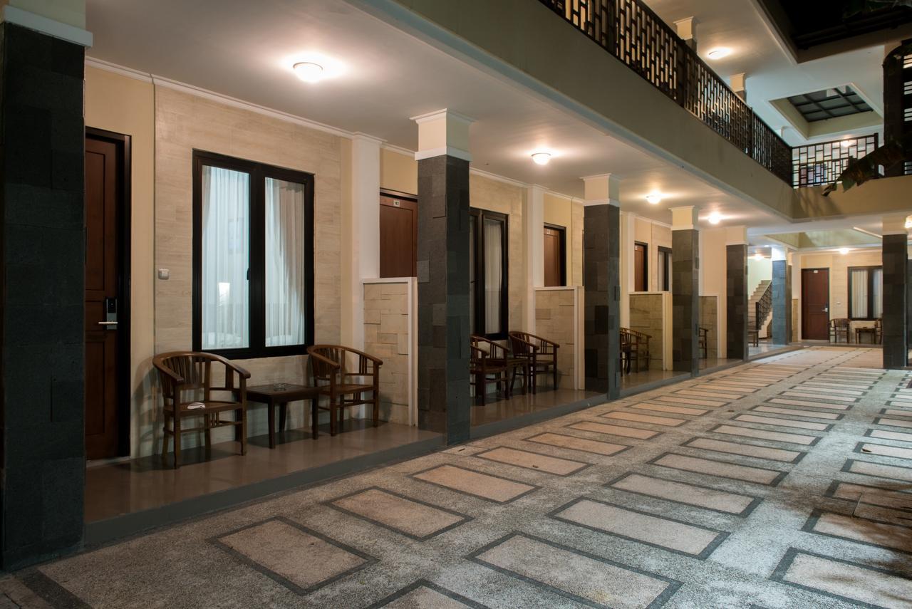 Hotel Wisma Djaja Syariah Bojonegoro Luaran gambar