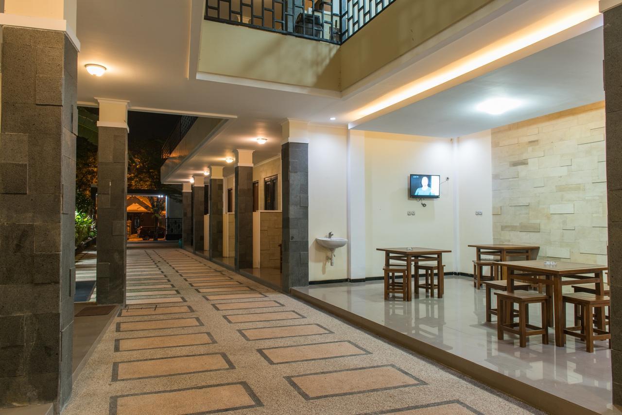 Hotel Wisma Djaja Syariah Bojonegoro Luaran gambar