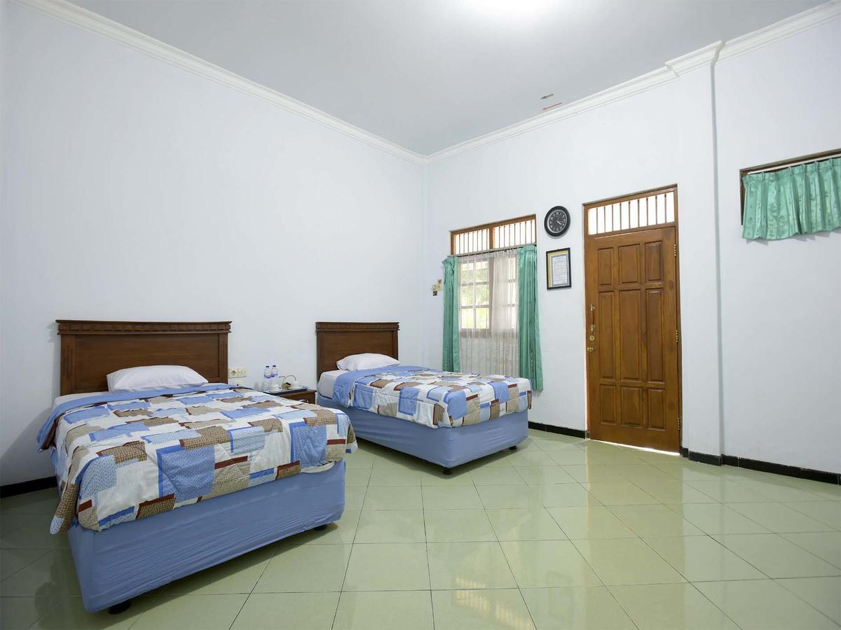 Hotel Wisma Djaja Syariah Bojonegoro Luaran gambar