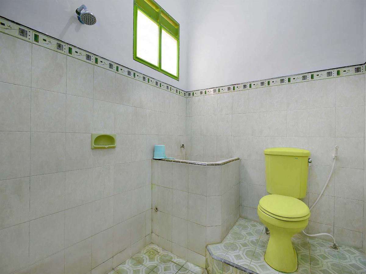 Hotel Wisma Djaja Syariah Bojonegoro Luaran gambar