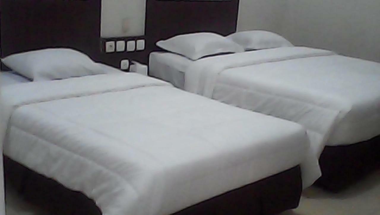 Hotel Wisma Djaja Syariah Bojonegoro Luaran gambar